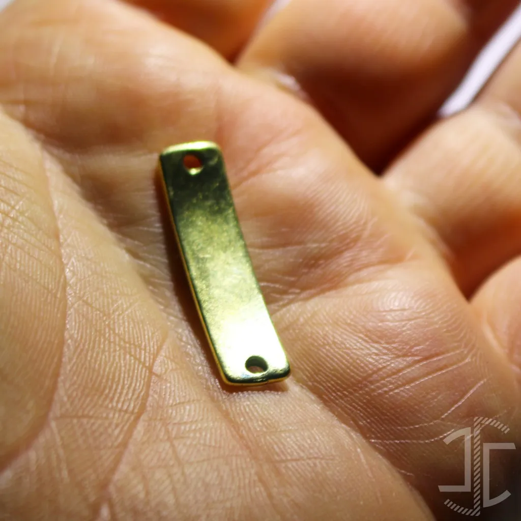 Medalha de identificação animal - Retangular 8mm por 30mm - Dourada - Imagem 3