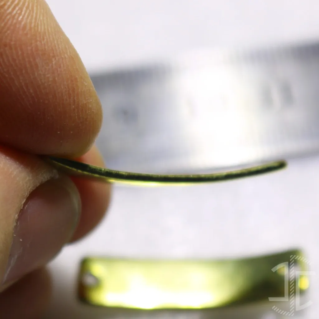 Medalha de identificação animal - Retangular 8mm por 30mm - Dourada - Imagem 6