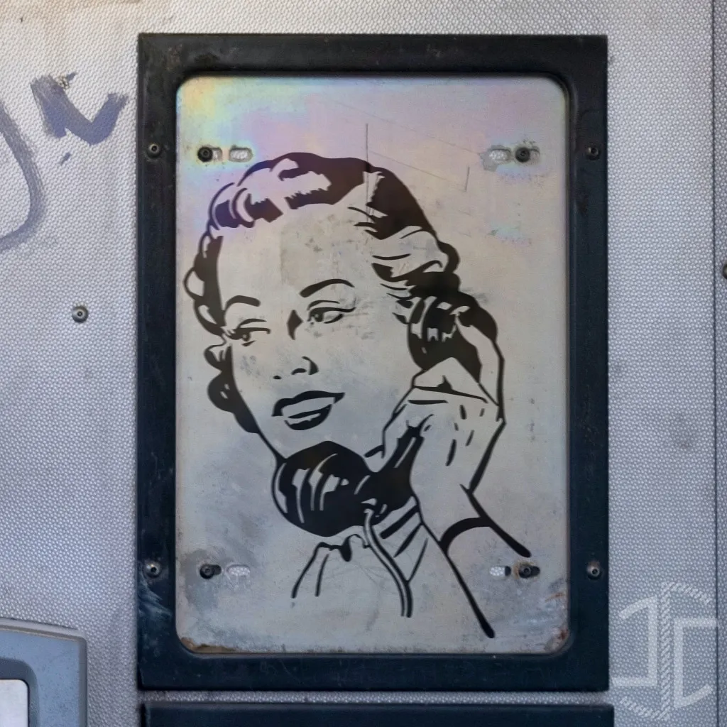 Mulher com telefone - Estilo Retro - Autocolante em Vinil