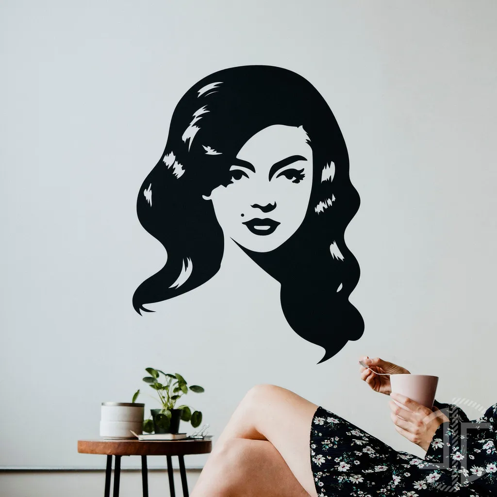 Busto de mulher com olhar distante - V4 - Ficheiro Digital